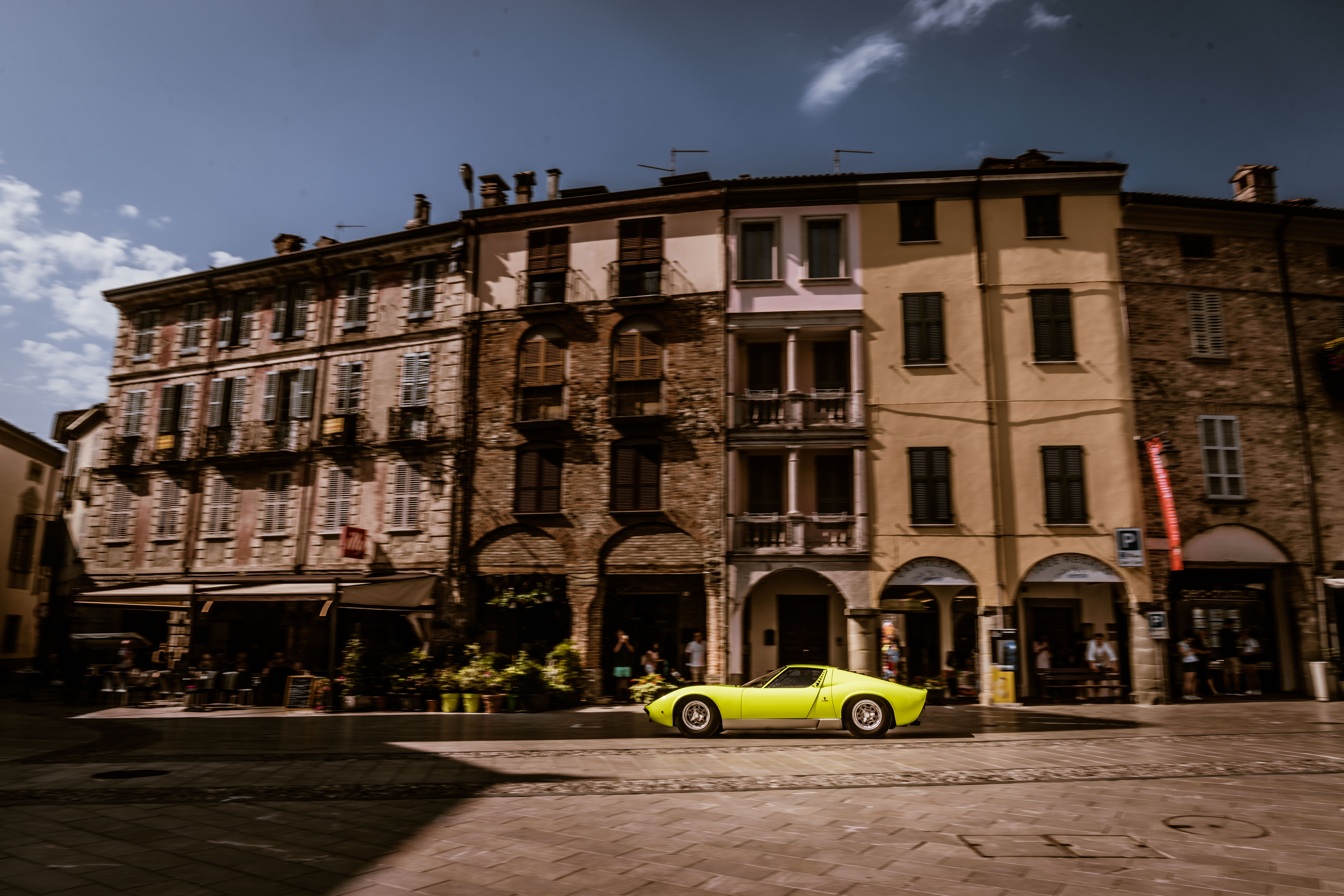  The "Miura": The car that inspired the term ''supercar''